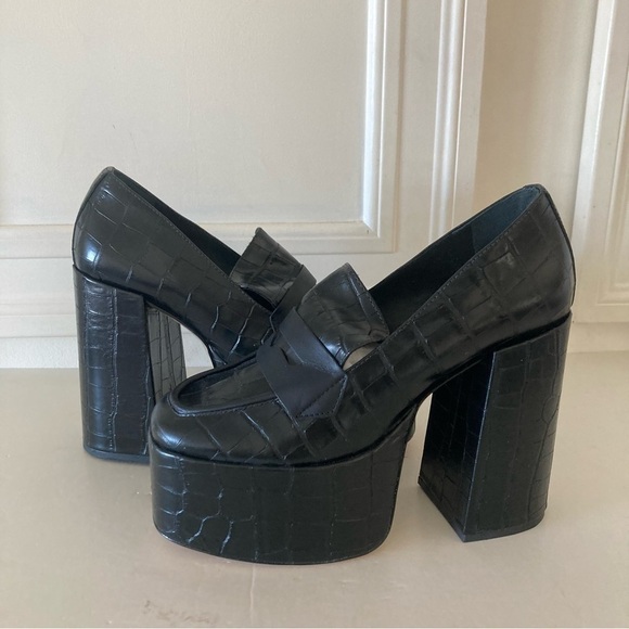 NIB Schutz Free People Viola Black Leather Crocodile Print Platforms Sz 8.5 - Picture 1 of 9